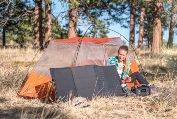 panneau solaire EcoFlow 110W en camping